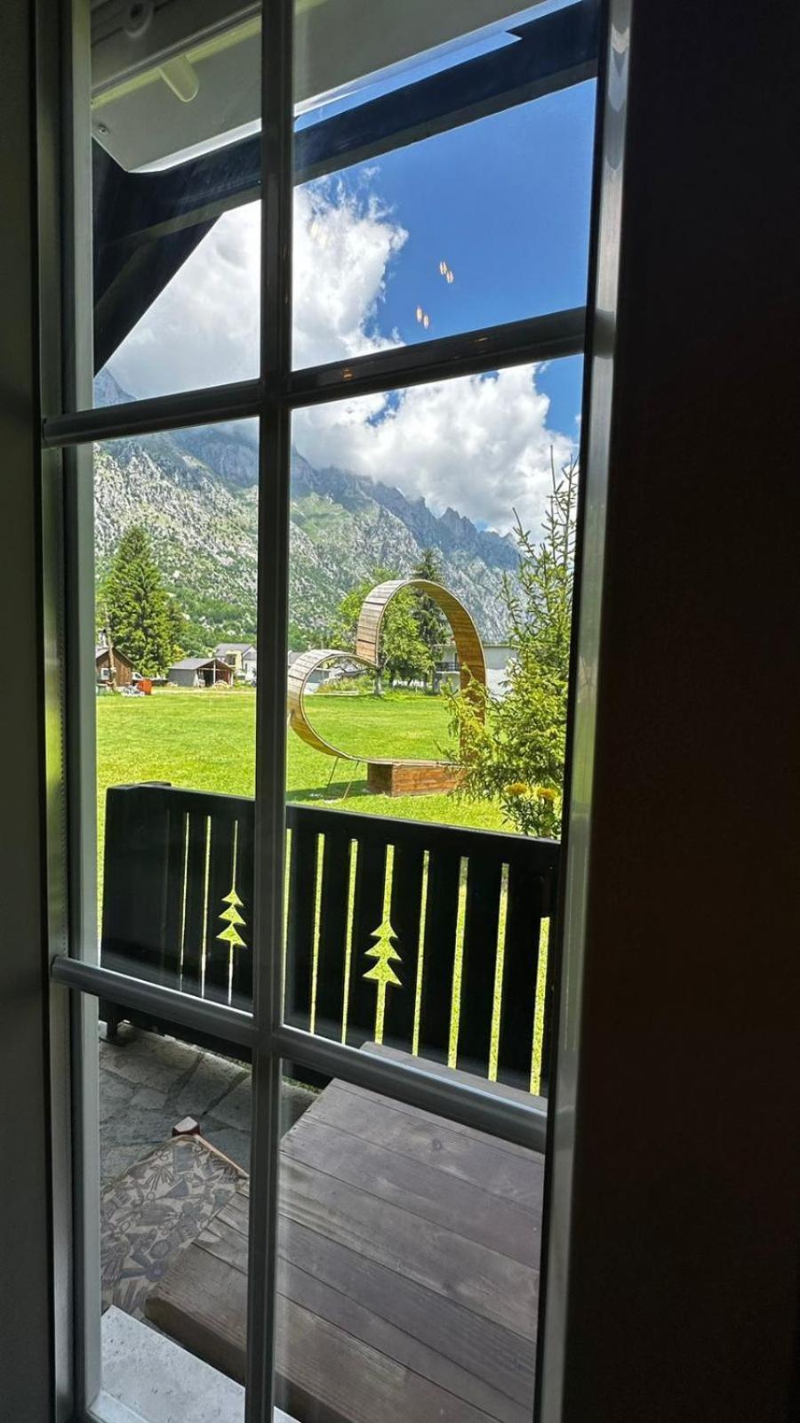 Hotel Tradita Valbona Kültér fotó
