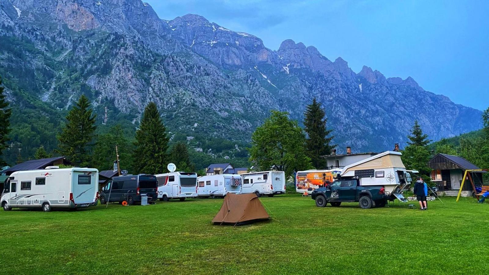 Hotel Tradita Valbona Kültér fotó