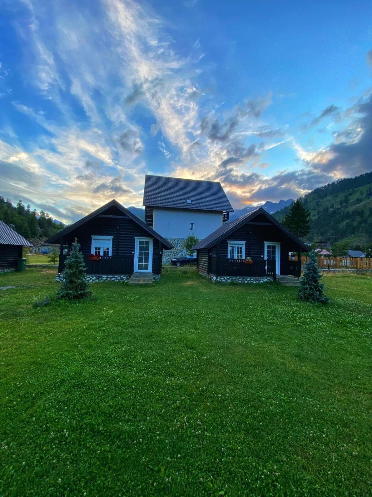 Hotel Tradita Valbona Kültér fotó