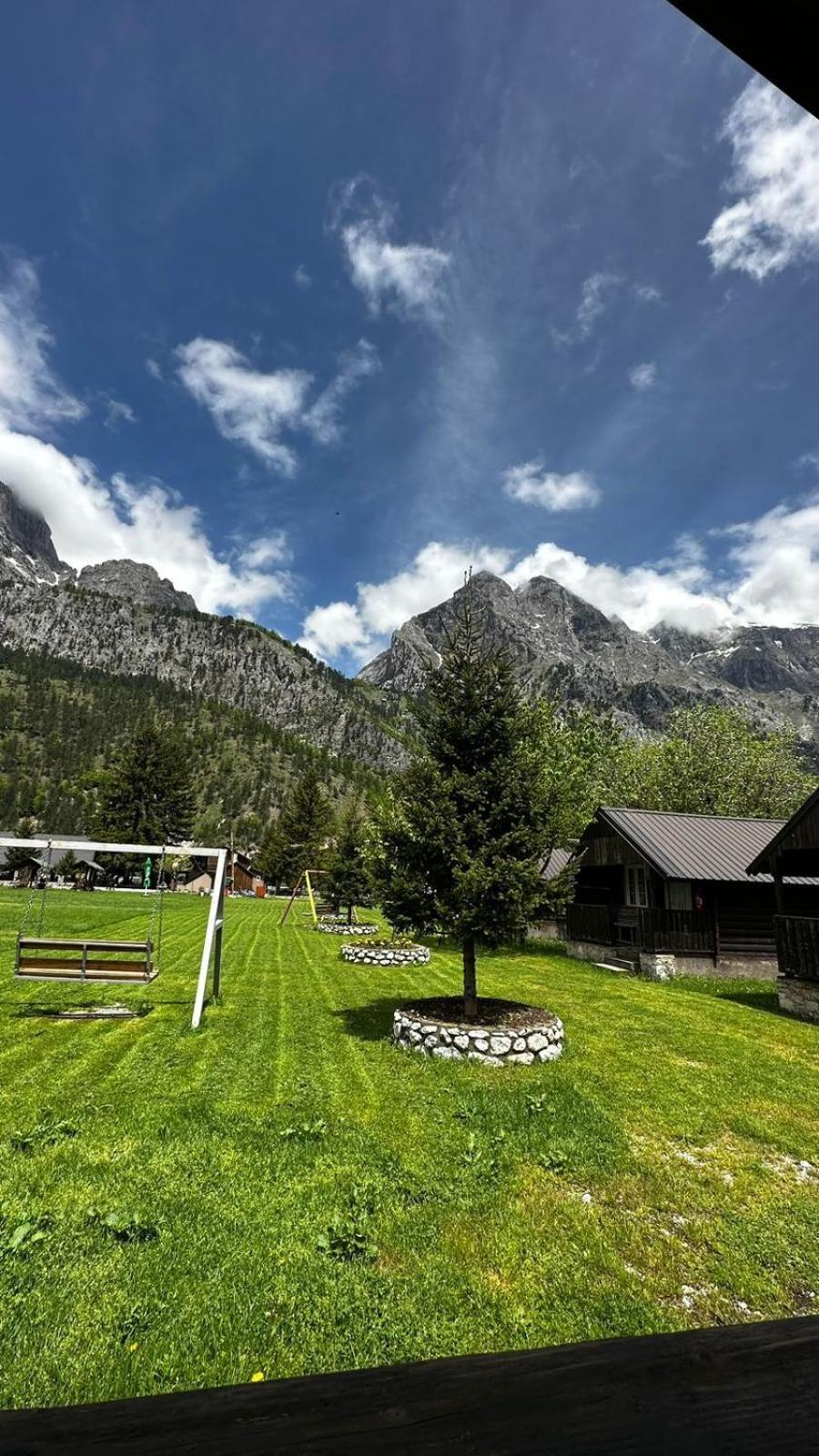 Hotel Tradita Valbona Kültér fotó